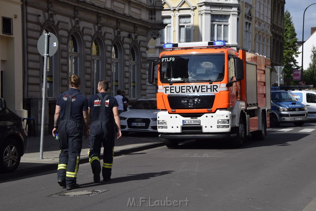 Feuer 1 Koeln Muelheim Berlinerstr P19.JPG - Miklos Laubert